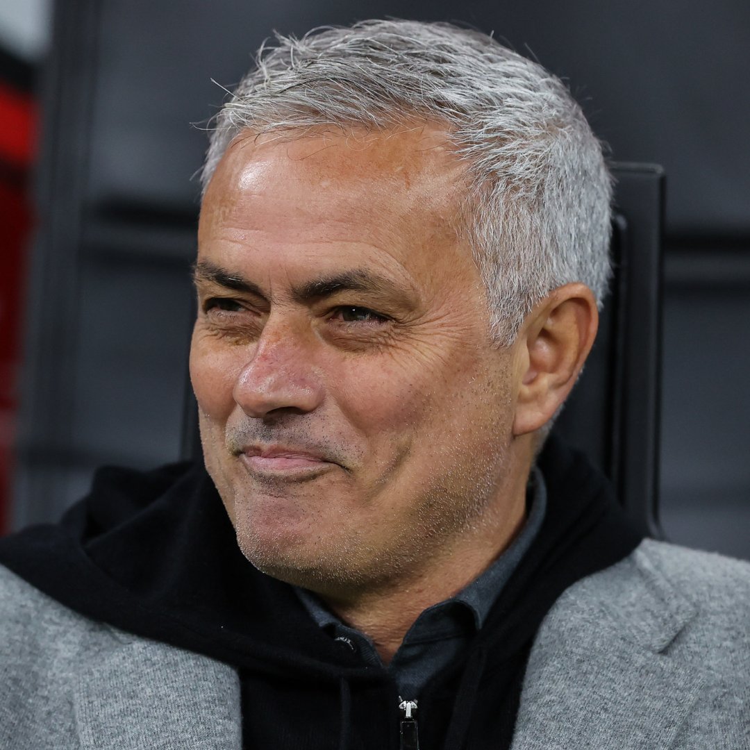 DrTuitter's tweet photo. 📌 5 Derby persi a #Roma :
#Mourinho RESTA, RESTA RESTA 😭😭😭
📌 5 Derby persi a #Milano :
#PIOLI OUT, #PELATO OUT, #CATAPULTA OUT
Motivo? Uno sapeva come parlare ai tifosi facendoli passare da scemi, l'altro è sempre stato troppo onesto #Milan https://t.co/hrdlTCzJgz
