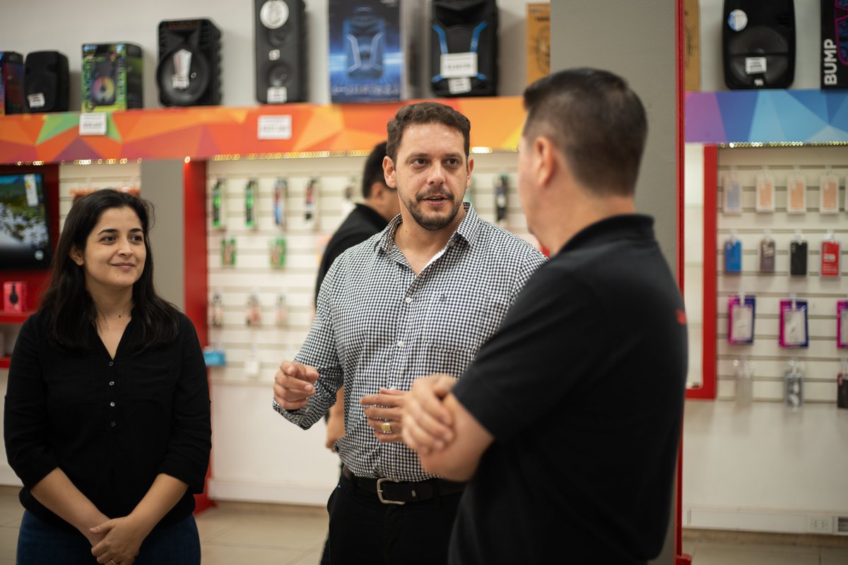 EnergiaMis's tweet photo. En el Día Mundial de la Eficiencia Energética, recorrimos los comercios de la ciudad para promover prácticas que fomenten el uso consciente de la energía.

¡Entre todos podemos hacer la diferencia!

@PaoloQuintana7 
@gobmisiones 
@vicegobmisiones https://t.co/3krIRqwMa9