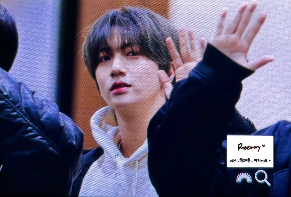 240306 데키라 퇴근

수고 많아땅 가서 푹 쉬어😍

#크래비티 #CRAVITY
#원진 #함원진 #WONJIN 
#이게_원진이란_말이에요