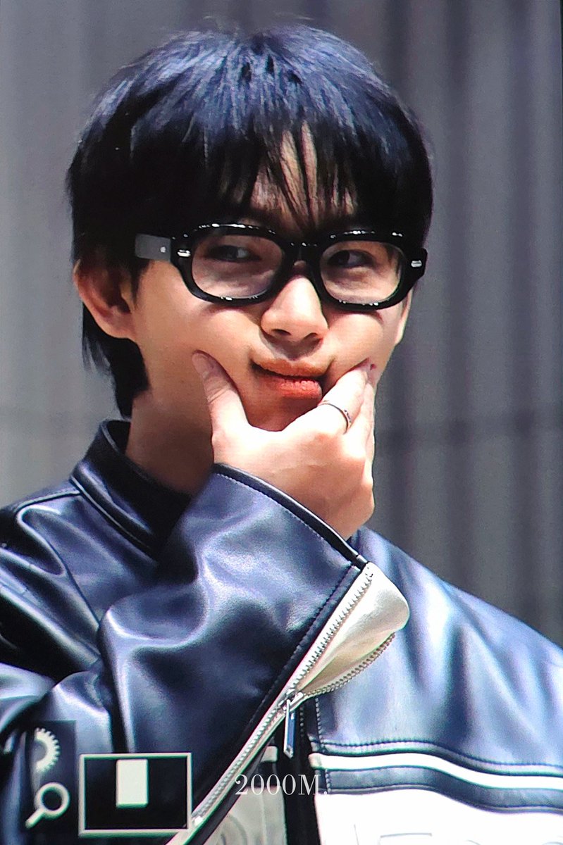 임곰돌 생일축하해🐻💙
태어나줘서 고마워 평생 함께할게🫶🏻
#멜로디의_푸른바다_현식_생일