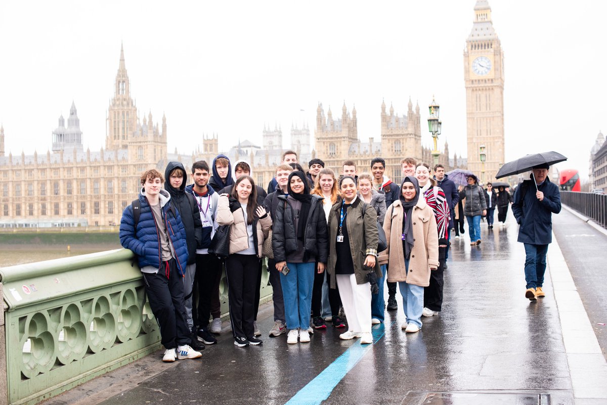 Last Thursday our A-Level chemists visited Chemistry in Action lectures in London.
Students experienced cutting-edge research and future applications of chemistry from five inspirational leading chemists in academia and industry. 

#inspired2achieve #Post16 #College #SixthForm