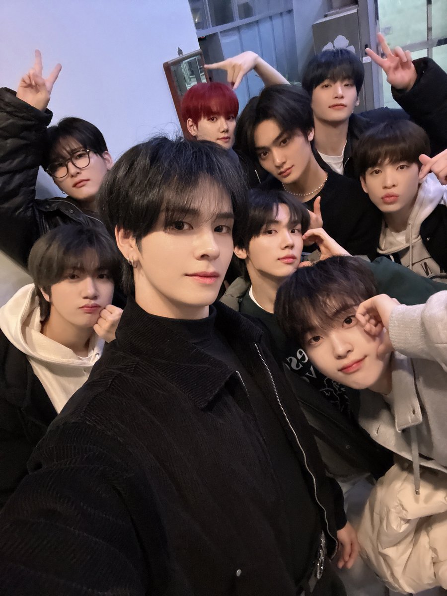 [📸] 240306
KBS Cool FM 데이식스의 #키스더라디오
⠀
#CRAVITY #크래비티
#EVERSHINE
#Love_or_Die