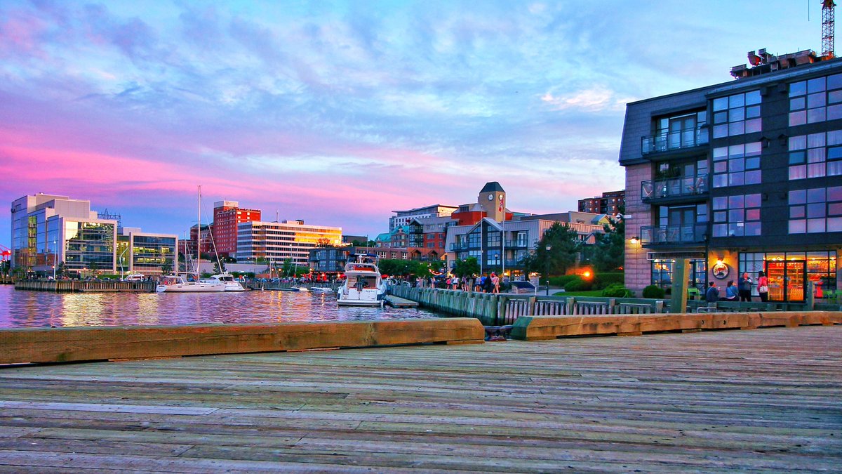 Good food, drinks, and art await in the beautiful #NovaScotia. Spend #MarchBreak exploring one of the world's longest boardwalks in #Halifax or the town of Lunenburg, a @unesco World Heritage Site! Great hikes, views & fresh seafood await on the #EastCoast! ☀️