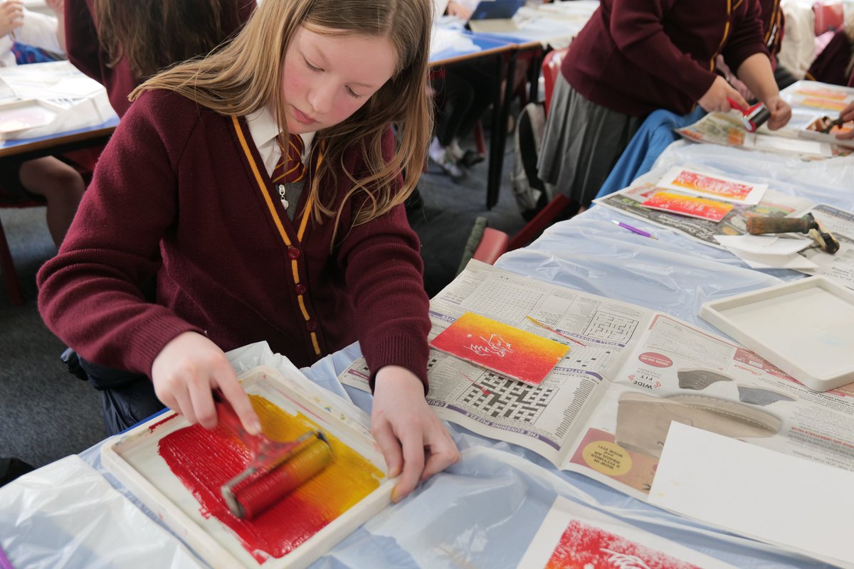 PDA_Y6's tweet image. We used created printing blocks and used printing inks last week! The cards we made looked fantastic and were appreciated by loved ones at home... 😊🙌
#pdaart