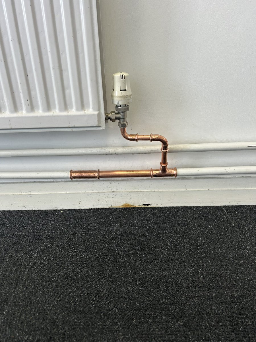 Various leaks on office block heating pipework through building @huntandthorne 🤝