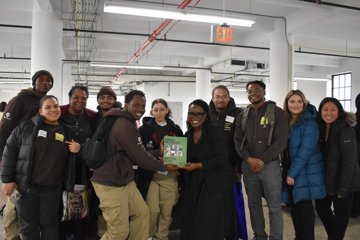GCF is proud to be a key #workforcedevelopment partner in NYC’s Green Economy Action Plan, launched last week by @nycmayor & the NYC Economic Development Corporation centering on the creation of a #ClimateInnovationHub at Brooklyn Army Terminal for 400k #GreenCollarJobs by 2040!