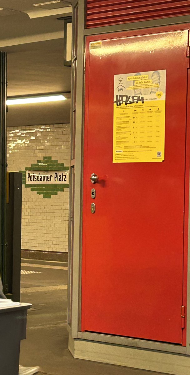 psicosonico's tweet image. Saludos #PoderosoIncreible desde Postdamer Platz @ruleiro @eltalcha