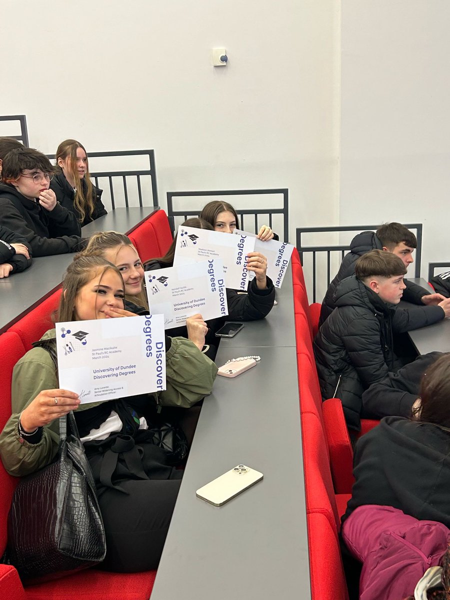 stpaulsdundee's tweet photo. Some more pictures from Discovering Degrees today https://t.co/o6vwcG8Usb