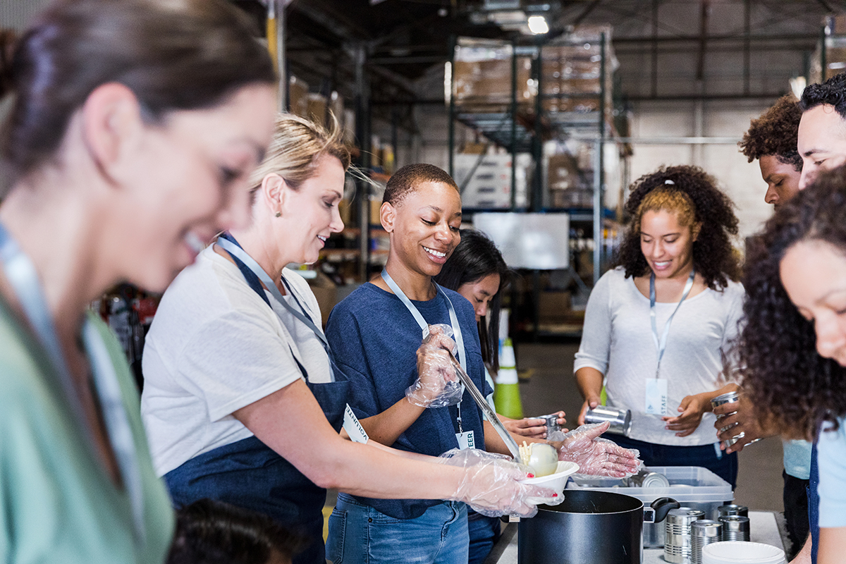 Zoom sur le #bénévolat des jeunes, une expérience à valoriser dans la construction de son projet professionnel. Retrouvez les missions de bénévolat sur la plateforme JeVeuxAider > onisep.fr/vers-l-emploi/… @ReserveCivique @Onisep