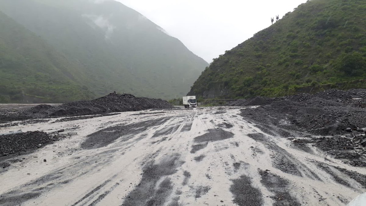 🚧 Atención conductores: RN51 Tramo Campo Quijano - Alfarcito. Tránsito liberado con precaución por media calzada. Equipos trabajando en la zona. #SeguridadVial
