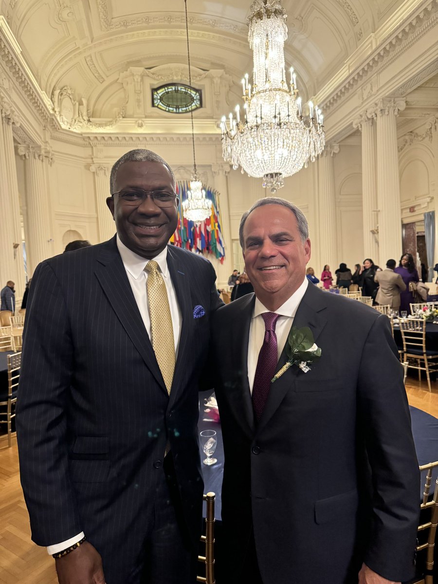 Bob Trunzo, former CEO of TruStage, was inducted into the @AACUC1 African American Credit Union Coalition Hall of Fame, honoring pioneers of the #CreditUnion movement in last night’s ceremony at #GAC2024. Congratulations!