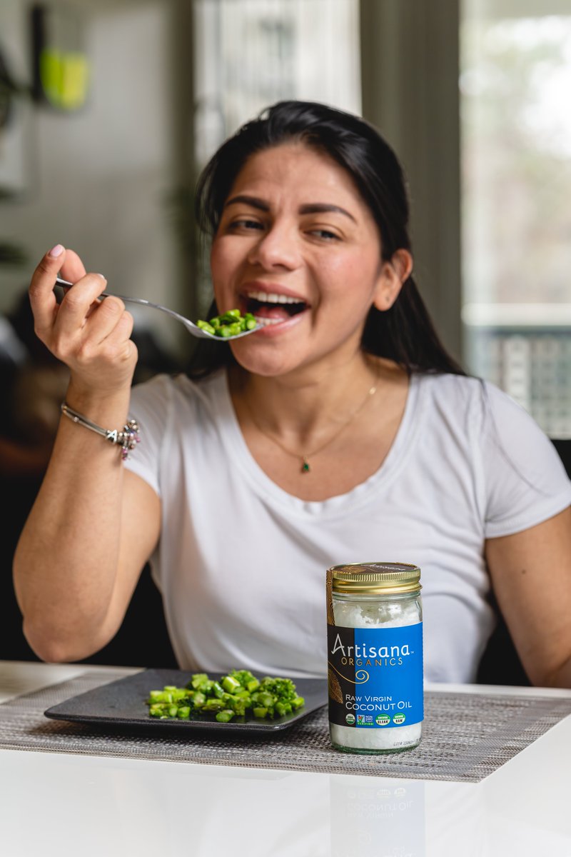 💪🏃‍♀️Enjoy your favorite veggies with our coconut oil after every workout. It is the perfect complement of flavor and nutrition for your meals. Give it a try!🥦🥥
#healthyChoices#ArtisanaMarket#CoconutOil#veggies#realFood