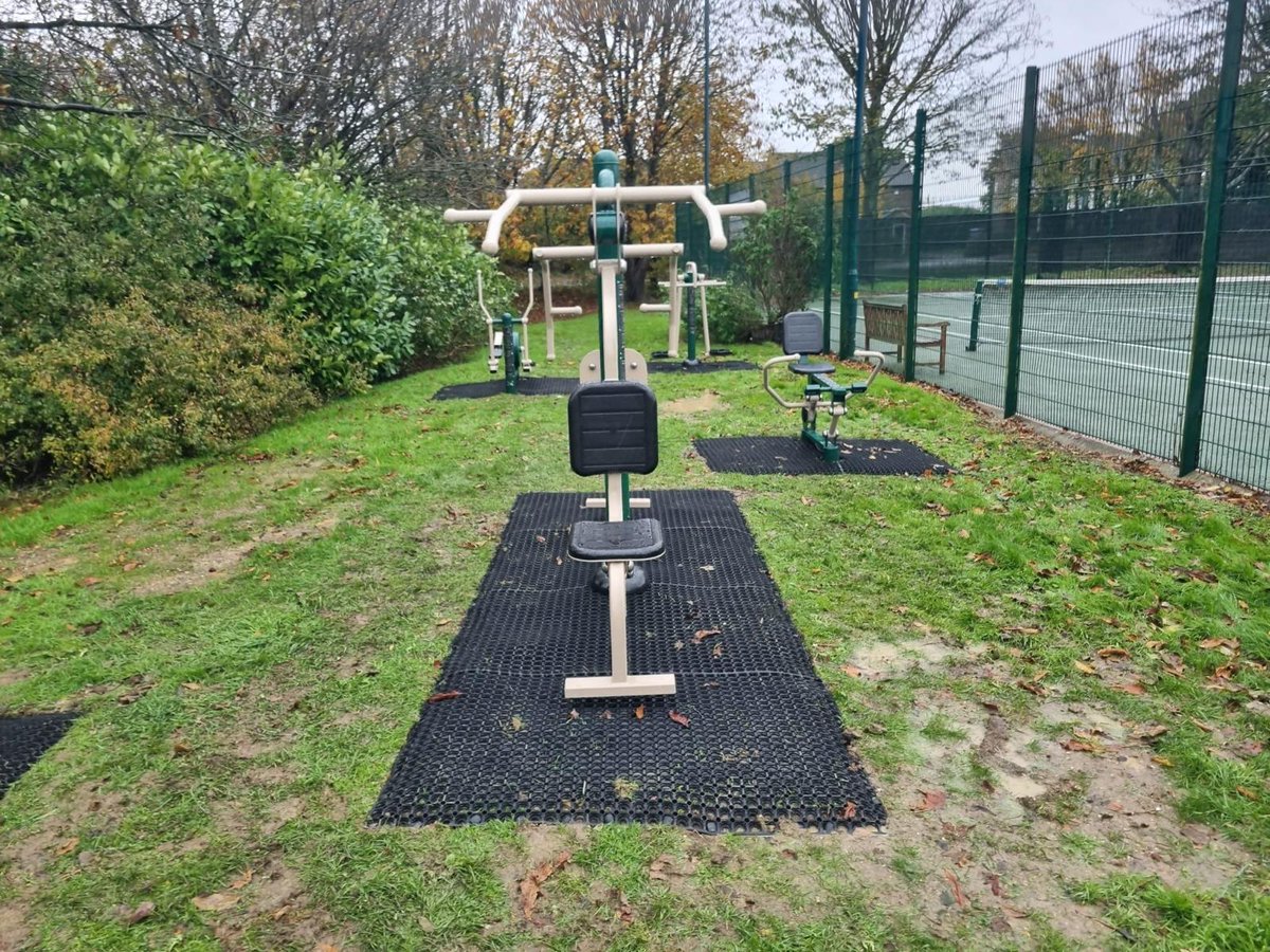 Due to its immense popularity amongst the local community, Aldington and Bonnington Parish Council got back in touch with the team at Fresh Air Fitness to request even more Outdoor Gym Equipment. #outdoorgym #outdoorfitness #communityengagement