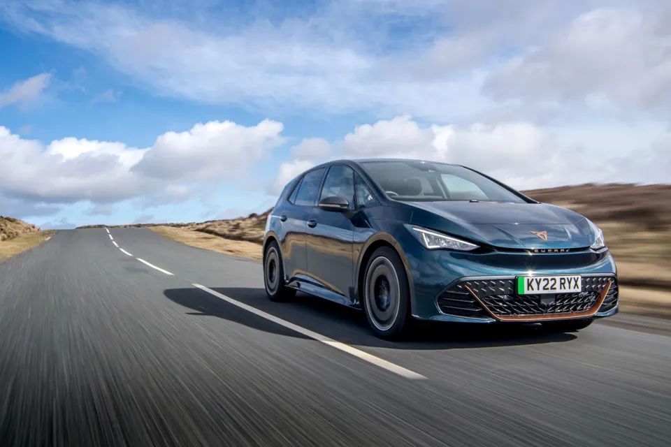 CarReward's tweet image. Good news! Cupra Born: prices cut and lower-power models dropped buff.ly/3TgrcN1