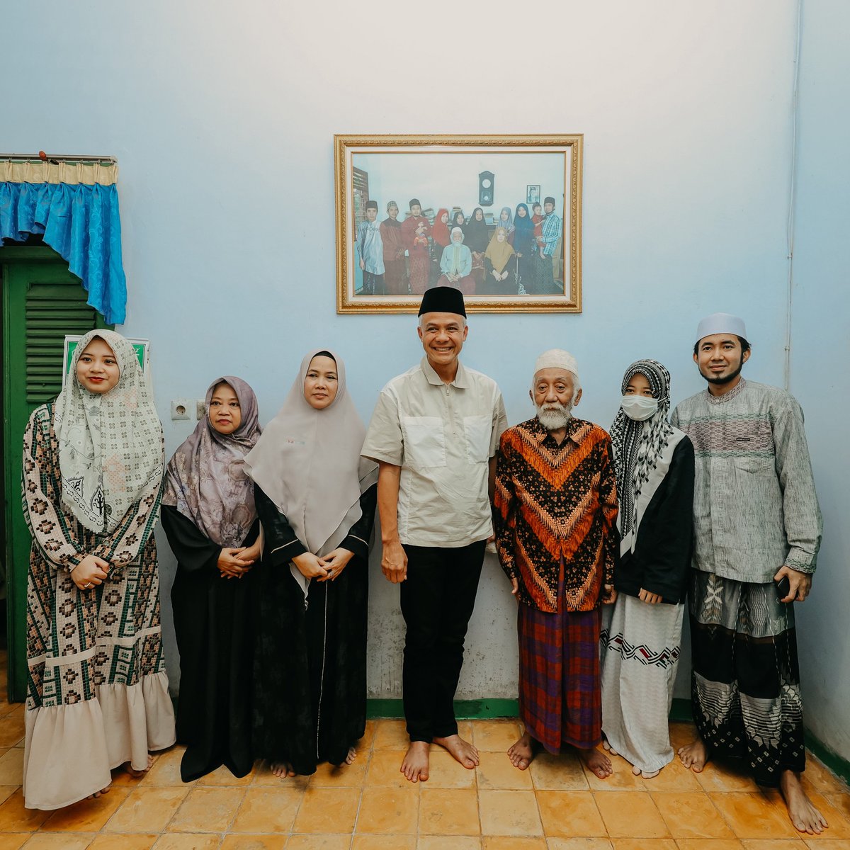 Alhamdulillah bisa silaturahmi dg Abuya Muhtadi beserta keluarga di Cidahu Pandeglang Banten. Semoga beliau sekeluarga selalu dikaruniai kesehatan.