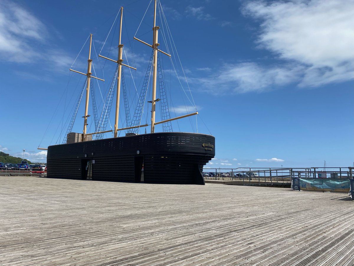 I had terrible "traffic" on the way to the harbour this morning.
But we do have some exciting news that we will be announcing on Friday. We are bursting to tell you. So keep and eye on our socials, but for now "Have a Nice Day".