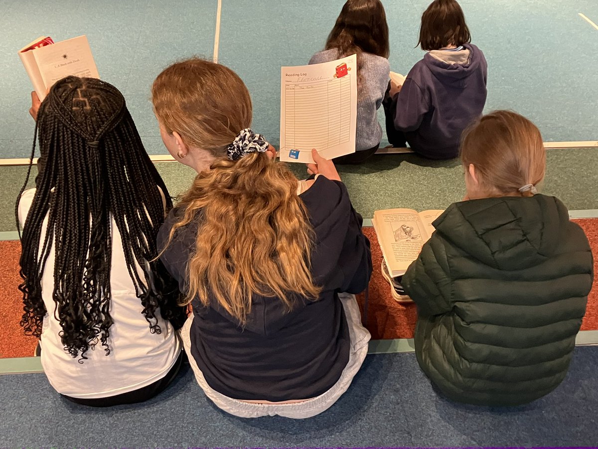 Colin_Baty's tweet image. It is great to see that reading is such integral part of school life. Year  4 reading to Year 8 recently. All about language, literacy, cross years friendships too. #Bedales #iapsuk #bsaboarding #ilovereading