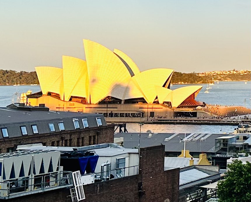 Fancy working in a friendly, collegial environment? <a href="/UsydPsych/">USYD Psychology</a> is hiring. Four positions, any area of psychology. Continuing positions 40:40:20 teaching:research:administration 

Come join us!!! 

Please RT or tag people who might be interested in living in beautiful Sydney!