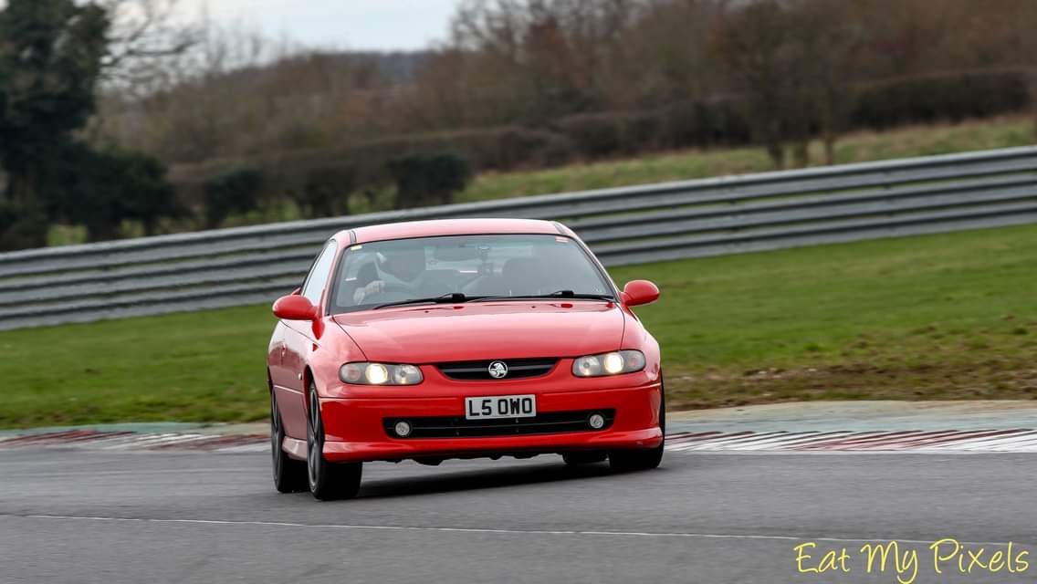 Sending it at Snetterton @XavierFox19 track day yesterday. Had such a fantastic time! Thanks again to the fast fox for organising it! 📷: Eat My Pixels on Facebook