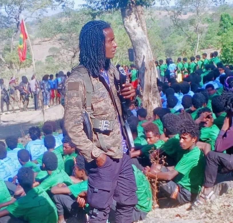 FilateShan53074's tweet image. Waraanni Bilisummaa Oromo Zoonil
Giddu Galaa Eebbisuu beeksise.
Eebbicha irraatti Koreen Holi
raawwachiftuu ABO-WBO fi Ajajaan
Waraana Bilisummaa Oromo Zoonii
Giddu Galaa Jaal Sanyii Nagaasaa
argamuun haasaa taasisaniiru.
#KMN