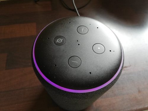 NewsgeekIT's tweet photo. Come usare Alexa come cassa Bluetooth https://t.co/M5ioSOOR88 https://t.co/fnt2wCWvjh