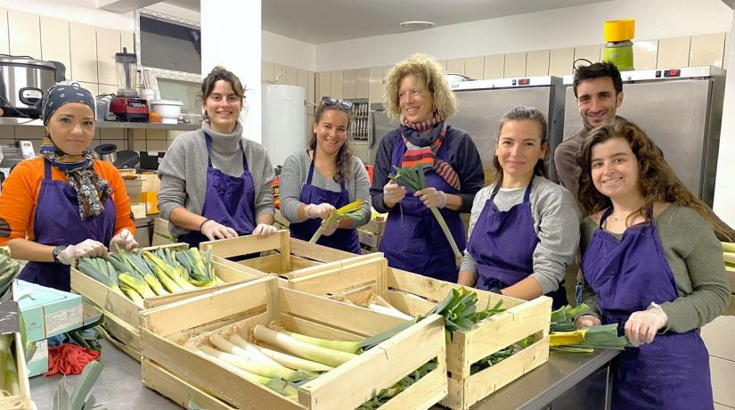 🥬 L’association Cantina a monté un réseau de collecte d’invendus de fruits et légumes. Elle les trie puis les reconditionne pour leur redonner leur splendeur, avant de les distribuer à des structures accompagnant des personnes en difficulté. À lire ➡ cutt.ly/4wN1MdvM