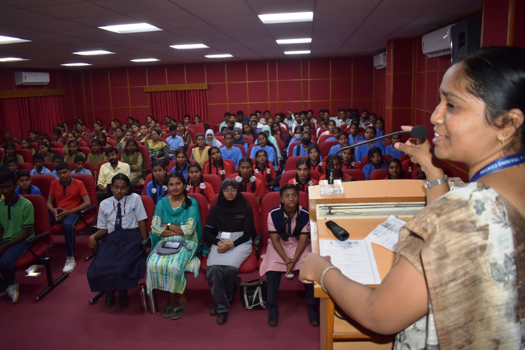 ncsmgoi's tweet image. #ElocutionContest, #ScienceDemonstrationLecture and #Lecture on &apos;Indigenous Technologies for Viksit Bharat&apos;, was conducted by @dscgulbarga, a unit of @ncsmgoi, @MinOfCultureGoI, as a part of the #NationalScienceDay celebration, on February 28, 2024.

Glimpses