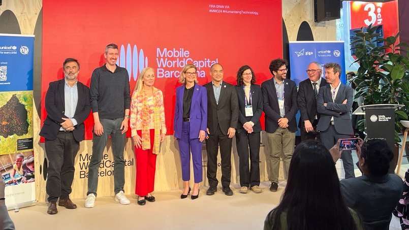 catalangov's tweet image. 📌 The Government of Catalonia presented yesterday the @Gigaglobal project at #MWC2024

👉 It is a @UNICEF program supported by the Executive to guarantee internet access in schools around the world

The DG of Digital Society @tic @Liliana_ArroyoM took part in the event