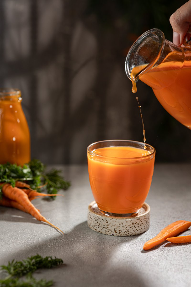 maanvikashyap_'s tweet image. Sip your way to #radiant #Skin with nature&apos;s glow booster!
#orange juice is packed with Vitamin C &amp;amp; antioxidants that promote collagen production, fight free radicals, &amp;amp; leave your skin luminous. Cheers to a refreshing #skincareroutine 
#HealthTips #healthcare #medicalstudent