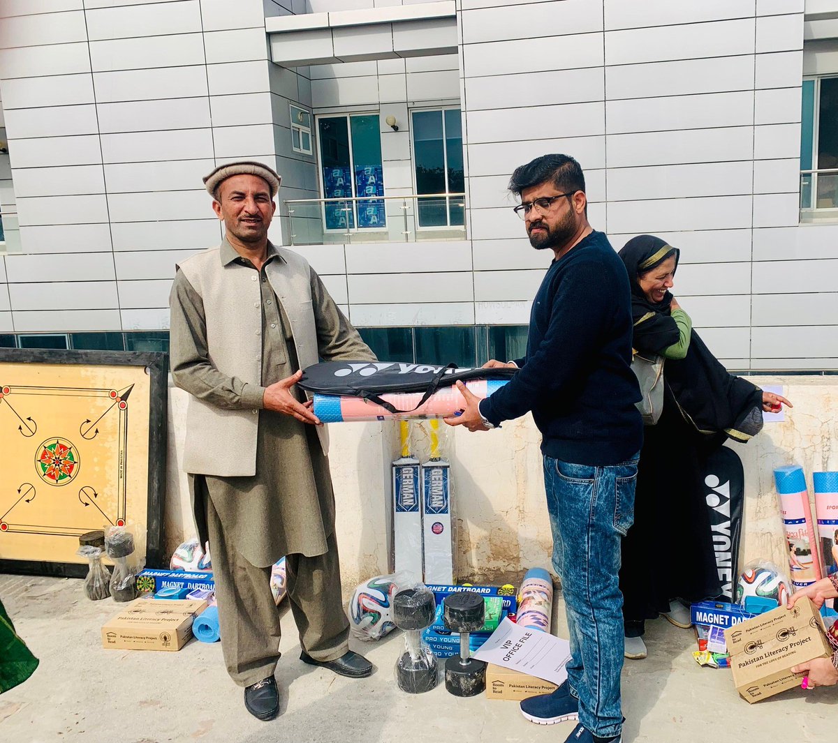 Exciting developments in Afghan refugee schools! Sports items  distributed through SSARC-GIZ's S4D Program will foster a healthier  lifestyle and impart crucial life skills. Thanks to all involved in promoting education and well-being. #EducationForAll  #SportsForDevelopment 📚⚽️