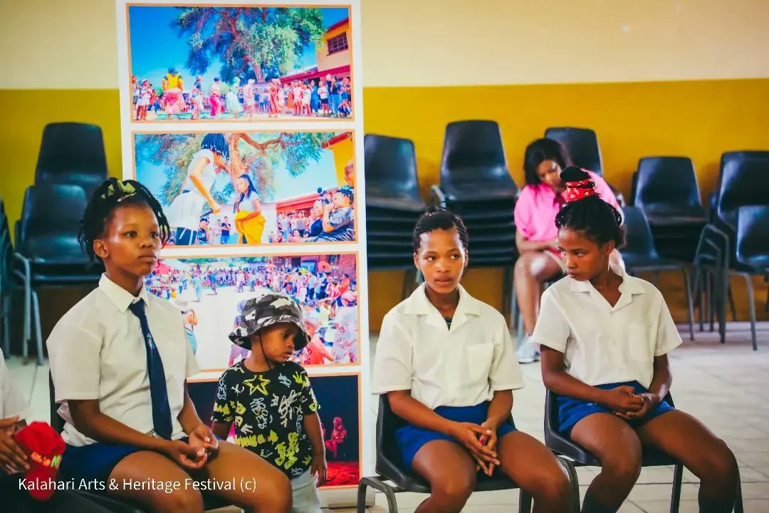 KAHF2024's tweet photo. Images taken from Day 2 of the Kalahari Arts &amp; Heritage Festival (KAHF) at a community and schools outreach program that took place in Askham, with pupils from JJ Adam's Intermediate School.

@NorthernCapeSA

#KAHF #Kalahari #Heritage #Festival #Arts #NorthernCape https://t.co/n3zEBfhBWD