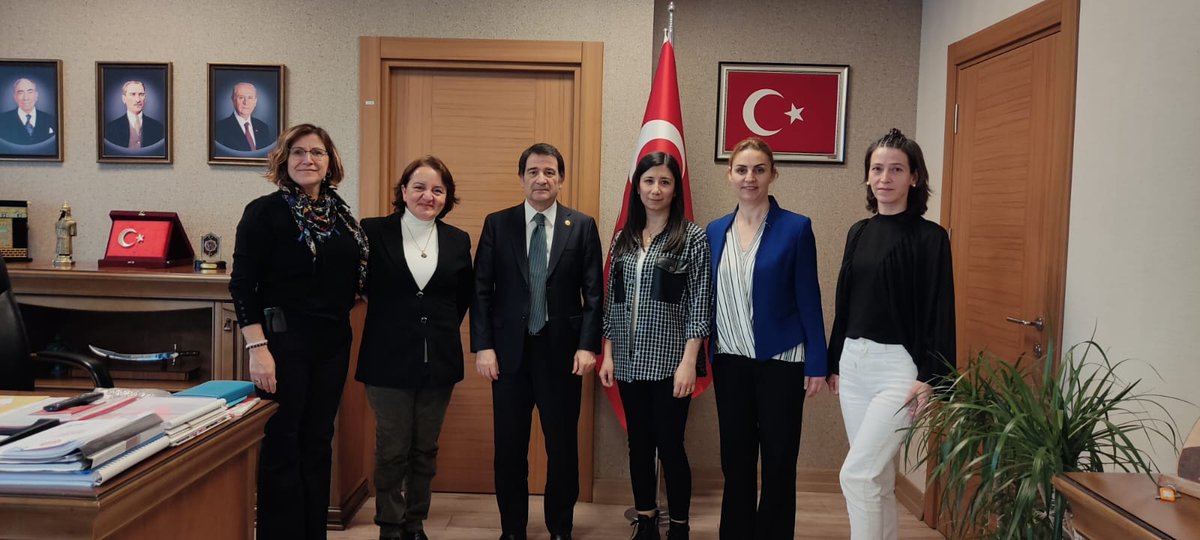 Kamu Sağlıkçıları Derneği Yönetim Kurulu üyeleri, TBMM Plan ve Bütçe Komisyonu Üyesi İstanbul  Milletvekili Sn. İsmail Faruk AKSU'yu ziyaret etmiştir. 

Sn. vekilimize destekleri, nezaketi ve  misafirperverliği için teşekkür ederiz.

<a href="/ifarukaksu/">İsmail Faruk Aksu</a> 

<a href="/kamsagder/">KAMU SAĞLIKÇILARI DERNEĞİ</a>