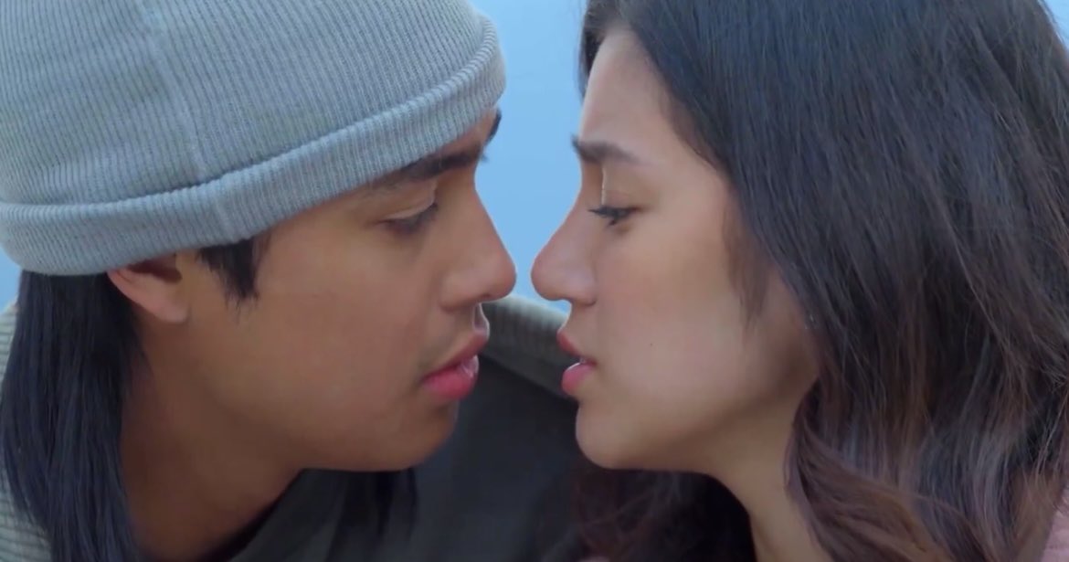 wala pa man din pero nag iimbestiga na ‘ko kung magiging epal ba si tpen sa mwamwa scene (if ever matuloy) 

base sa mga damit nila mukhang magkaibang araw naman ‘to. 

sige, paasahin ko pa sarili ko. delulu ang hanep 😂