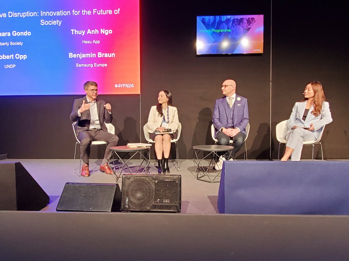 🌎📱@UNDPDigital's @Robert_Opp, @SamsungMobile's @benjaminbraun and 2 #Generation17 young leaders, Thùy Anh Ngô and Tamara Gondo, discussed how technology can be used to create a positive social impact at #MWC2024.

bit.ly/3uRhSFW