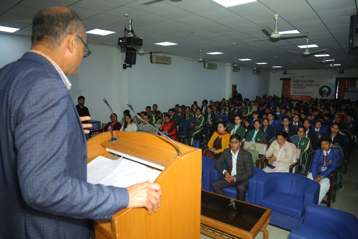 ncsmgoi's tweet image. #PopularScienceLecture, #PosterMakingContest and #OpenHouseQuiz, was organised by @KPSC_KKR, a unit of @ncsmgoi, @MinOfCultureGoI, as a part of the #NationalScienceDay celebration.

#NationalScienceDay2024 #CVRaman #BetiBachaoBetiPadhao #Kurukshetra #Haryana