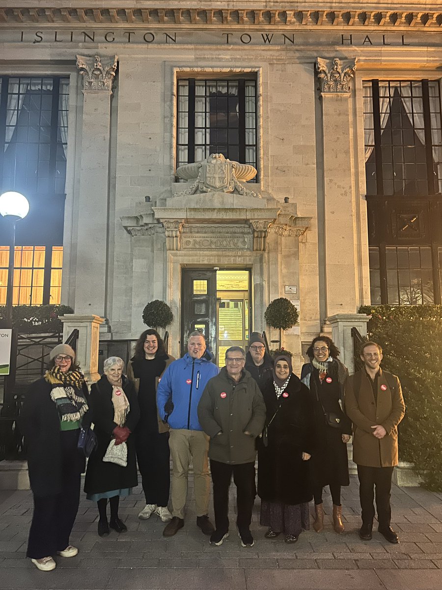 Islington Labour councillors were out in force in St Mary’s & St James’ ward last night. We heard loud and clear from local people their support for Labour Mayor of London @SadiqKhan, and appreciative of their three local Islington Labour ward councillors #OnYourSide