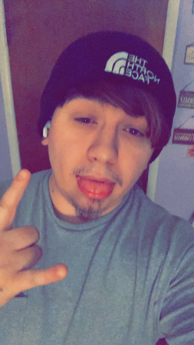 JayFrmsb's tweet photo. Hmmm hate being single https://t.co/DgGkxZgmxi