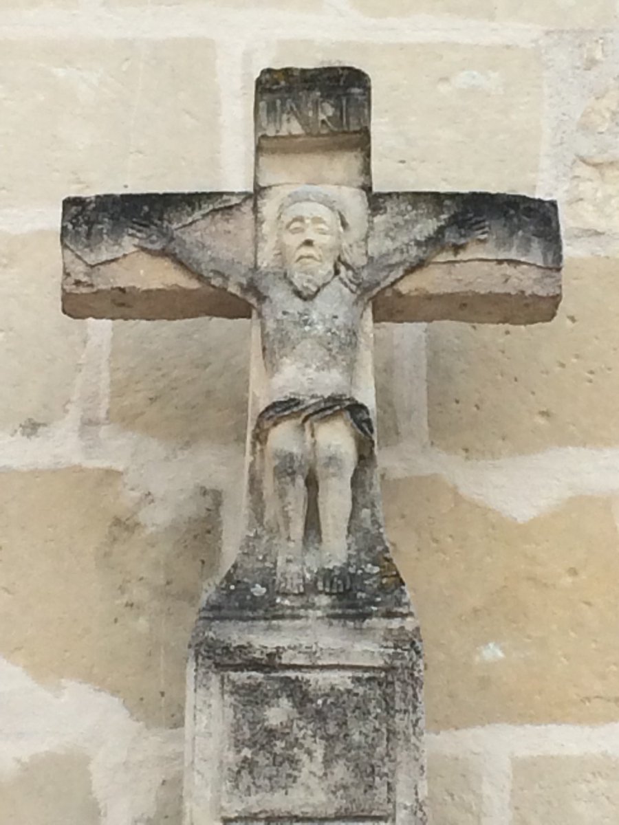 ElizabethTingle's tweet photo. Day 13 of crosses to Calvary. 

Saint-Bonnet-sur-Gironde. 

On the cliff overlooking the wide Gironde estuary; nothing but the sound of wind in the maize….. https://t.co/faGKMzCWto