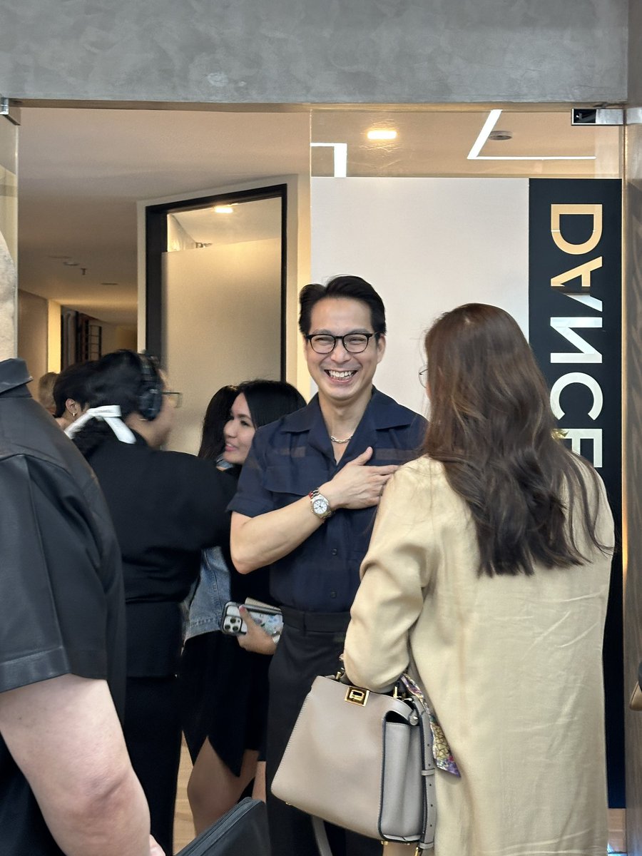 1zentertainment's tweet photo. Our partners are here for the huddle! 

#1ZPartnersHuddle https://t.co/r6cNrRiIVT