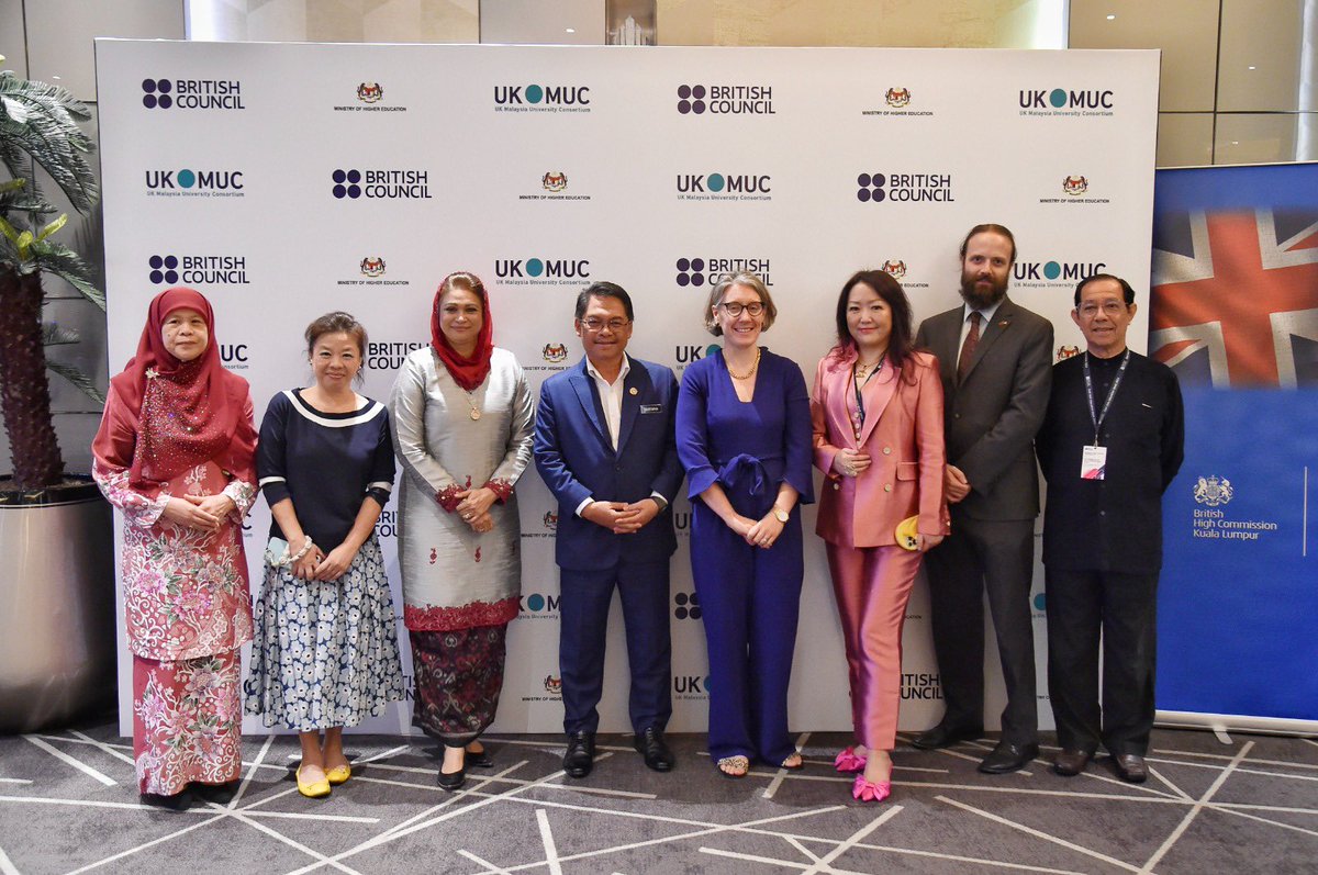 Kementerian Pendidikan Tinggi (@moheofficial) on Twitter photo MALAYSIA-UK BINCANG SEMARAKKAN KERJASAMA PENDIDIKAN TINGGI
Baca lanjut di : facebook.com/share/p/NYGfuR…
<a href="/ZambryOfficial/">Zambry Abd Kadir</a>
<a href="/MustaphaSakmud_/">MustaphaSakmud</a>
<a href="/DrZainiUjang/">Dr. Zaini Ujang</a>
#MalaysiaMADANI MALAYSIA-UK BINCANG SEMARAKKAN KERJASAMA PENDIDIKAN TINGGI
Baca lanjut di : facebook.com/share/p/NYGfuR…
<a href="/ZambryOfficial/">Zambry Abd Kadir</a>
<a href="/MustaphaSakmud_/">MustaphaSakmud</a>
<a href="/DrZainiUjang/">Dr. Zaini Ujang</a>
#MalaysiaMADANI