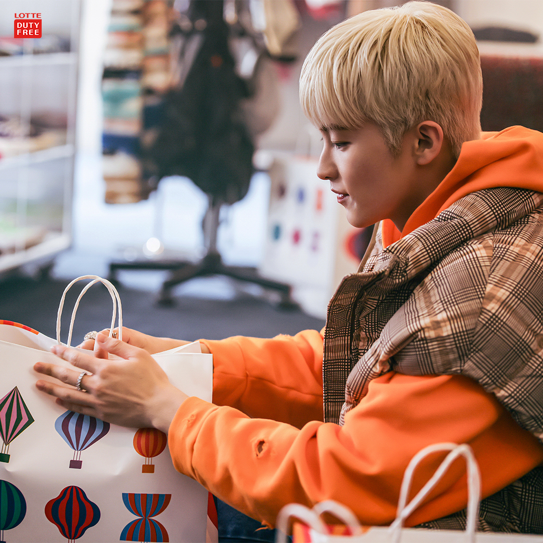 lottedfs_global's tweet image. LOTTE DUTY FREE X NCT DREAM
(@NCTsmtown_DREAM)
-
[공항보다 더 큰 "롯데면세권"에서 산다]
광고 촬영 현장 비하인드 컷 대-공개 📷

Yo Dream! 쩔어 주자 파이팅!
잘생쁜 칠드림, 지금 바로 만나보세요 👀

3월, 현장 스케치 영상이 공개될 예정 😆
롯데면세점 SNS를 팔로우 하고 기다려 주세요❗