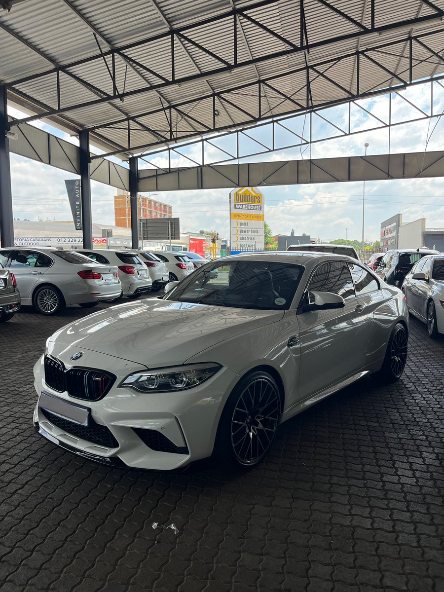 vendaguyww's tweet photo. Compororo going for R879K….quote this with what you think is a better alternative for the money. https://t.co/j8IfcU0hly