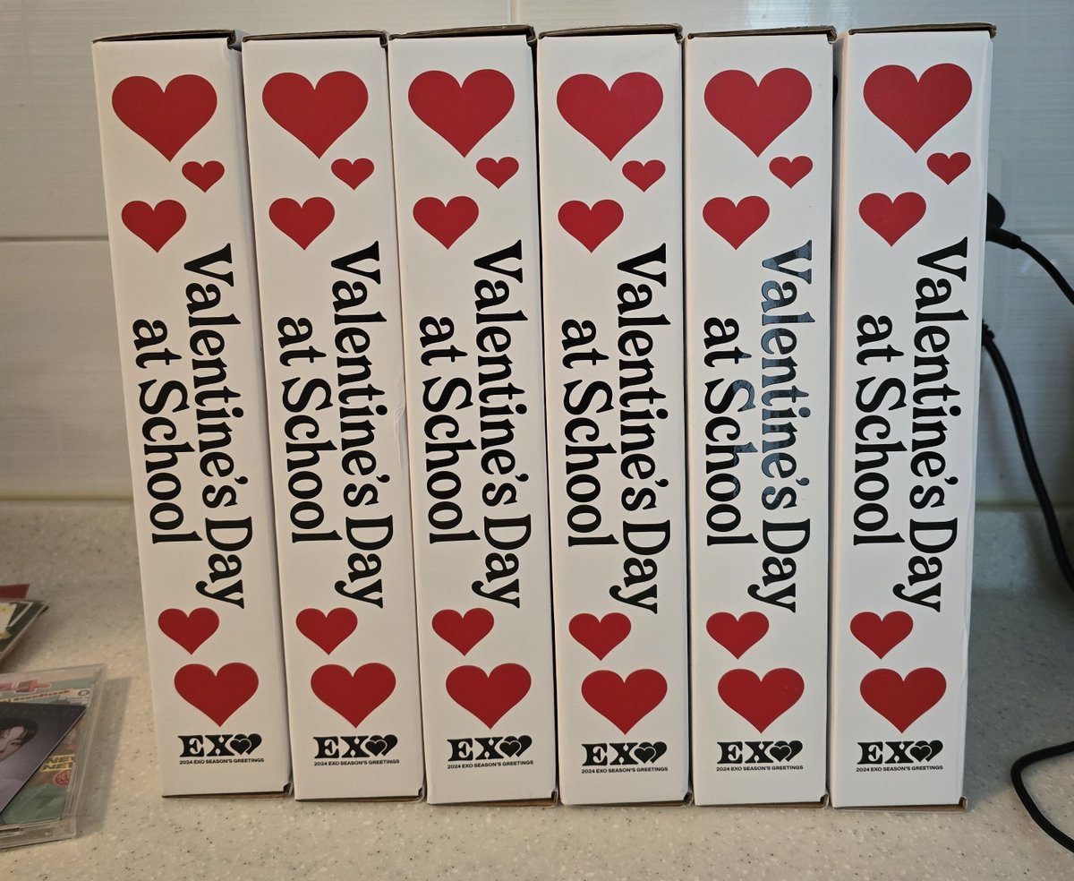 2024 엑소 시즌그리팅 나눔해요🤍
오늘 큥콘 티켓도 왔구 행복한 일이 많이 생겨서 나눔해요
🌱 나눔 참여 방법: 해당 게시글 #RT
🌱 당발 인원 : 총 6분 추첨 할게용
🌱 당발은 엑소 팬미팅 티켓팅 끝나구 합니다!
🌱 배송비는 제가 부담해요
🍀 특전포카랑 폴라는 없지만..! 대신 이번 시그 트카