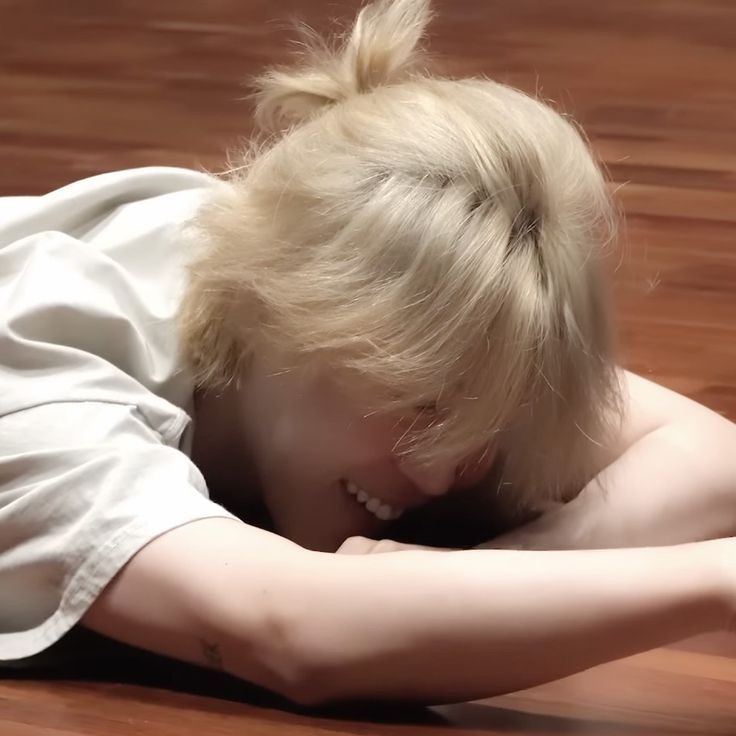 ; ♡ ; всем молчать. просто посмотрите на _этого_ чимина ; ♡ ;
; мини мини тред ;