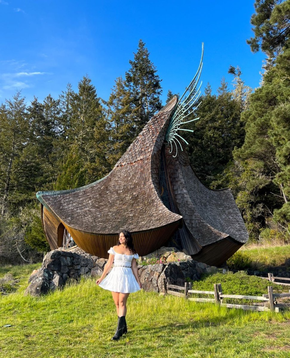 Sonoma county is a whimsical wonderland, for those willing to venture off the beaten path ✨️⁠

📍: The Sea Ranch Chapel
📷️: @lewildexplorer 

⁠
⁠
⁠