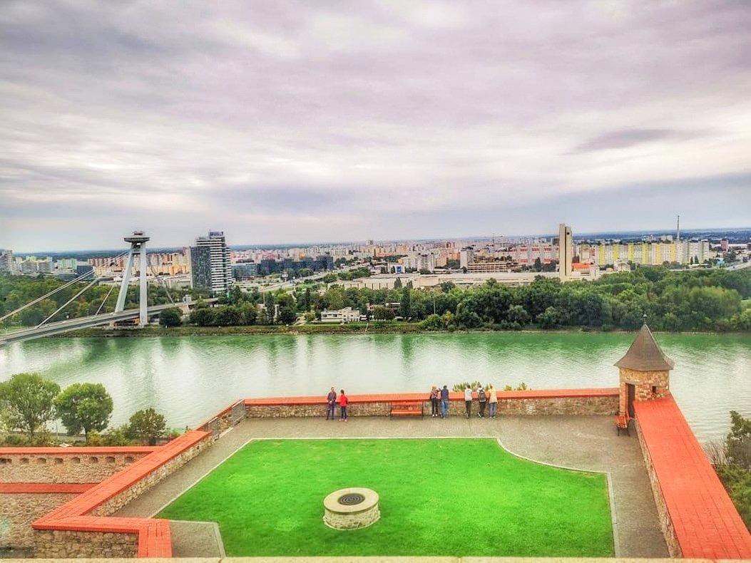 vfuzul's tweet photo. #bratislavahrid #ufobratislava #photography #slovakia #travel https://t.co/mq7nlk9bRq