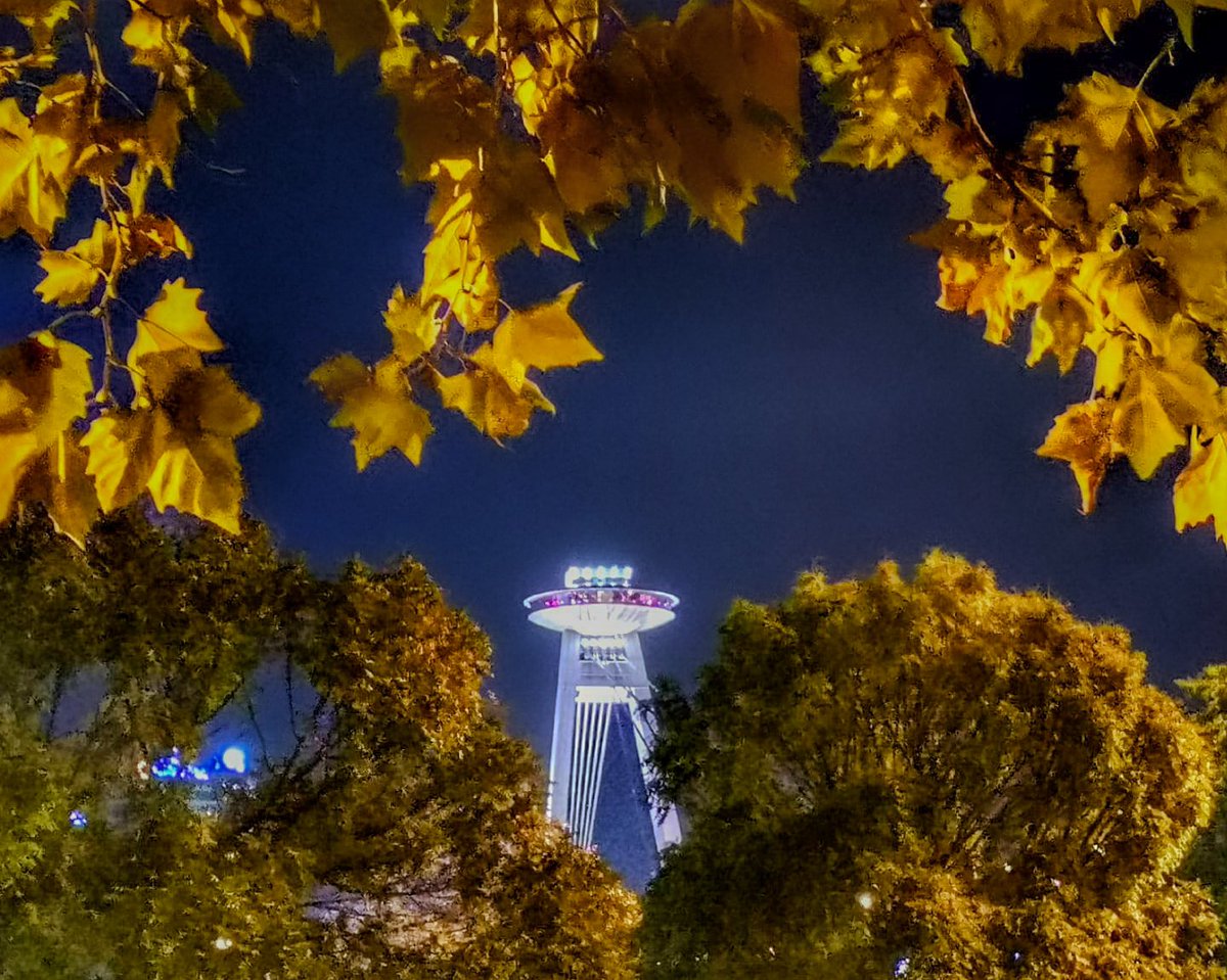 vfuzul's tweet photo. #bratislavahrid #ufobratislava #photography #slovakia #travel https://t.co/mq7nlk9bRq