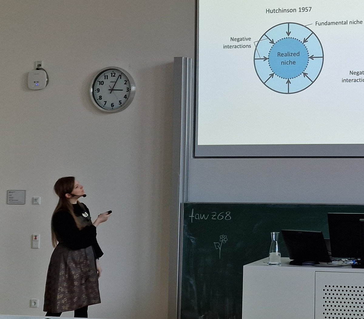 Big congratulations to PhD @MartaLidiaSu for defending her thesis! 🙌She uncovered ecological strategies employed by the interactions between hosts and microbes in sulphur-oxidizing symbioses in lucinids.🦪🦠Big congratulations on the huge achievement! 🦠👏 #Symbiosis #PhD