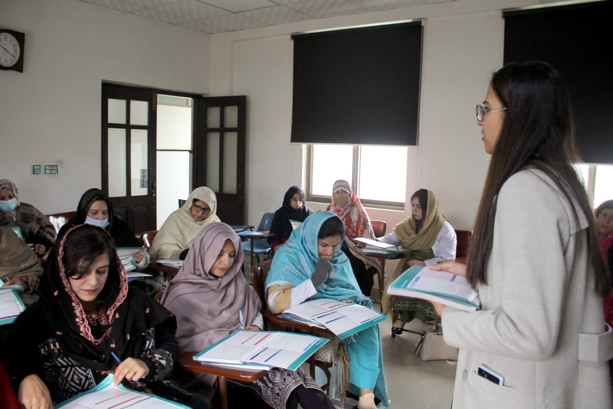 JIHA_Official's tweet photo. The Health Department of KPK, with UNICEF's help, started a 7-day Pregnancy, Childbirth, Postnatal, and Newborn Care Course at Women Medical College, Abbottabad. It began on Feb 26, 2024, and ends on March 3, 2024. Thanks to all involved for this collaborative training effort. https://t.co/yvimmixUsp
