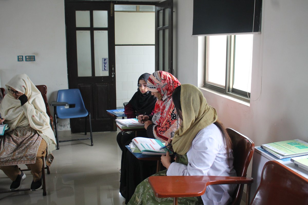 JIHA_Official's tweet photo. The Health Department of KPK, with UNICEF's help, started a 7-day Pregnancy, Childbirth, Postnatal, and Newborn Care Course at Women Medical College, Abbottabad. It began on Feb 26, 2024, and ends on March 3, 2024. Thanks to all involved for this collaborative training effort. https://t.co/yvimmixUsp